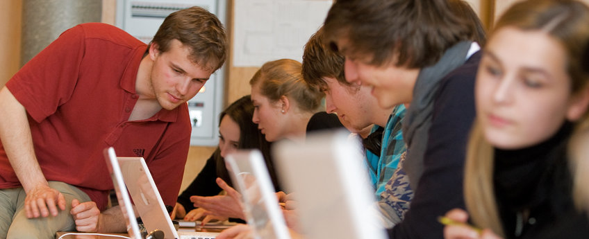 Bachelor's-/Master's Theses and Internships Bachelor's-/Master's Theses and Internships