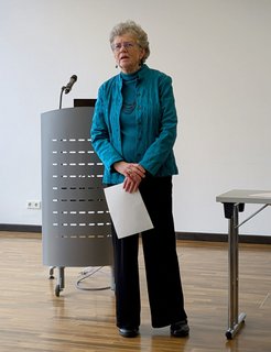 Otto-Meyerhofs Enkelin Ruth Emerson sprach sehr lebhaft über ihren Großvater (© MPImF).