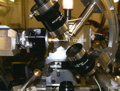 The XSPECTRA microspectrophotometer installed at the protein crystallography X10SA beamline at the swiss light source, Villigen, Switzerland. The optical axis and the synchrotron beam axis intersect within a 20 µm spot on which the crystal is centered.
